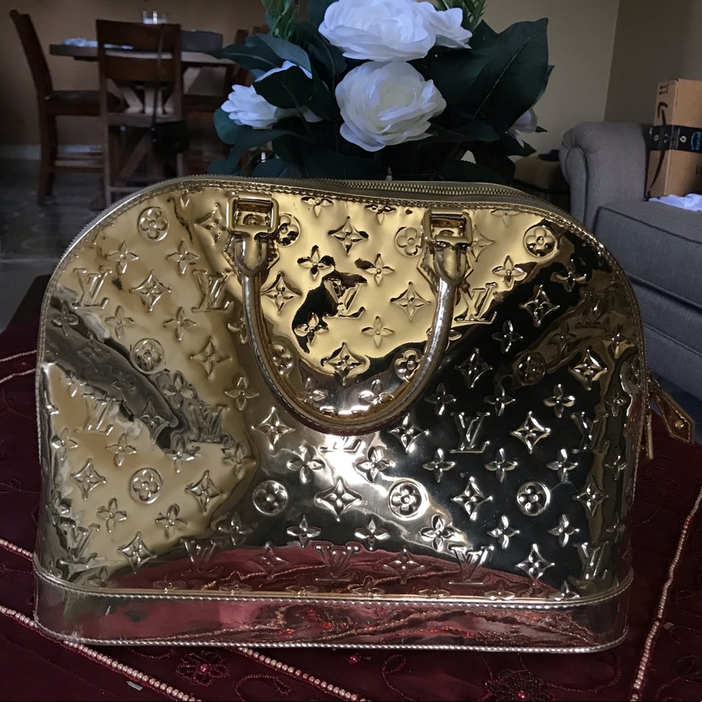 Gold Monogram Miroir Alma Gm